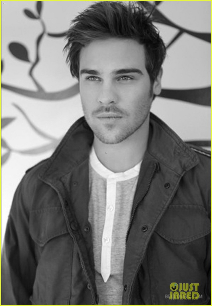 Grey Damon