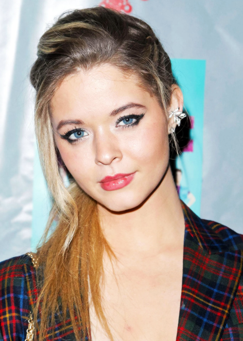 Sasha Pieterse Sasha Pieterse