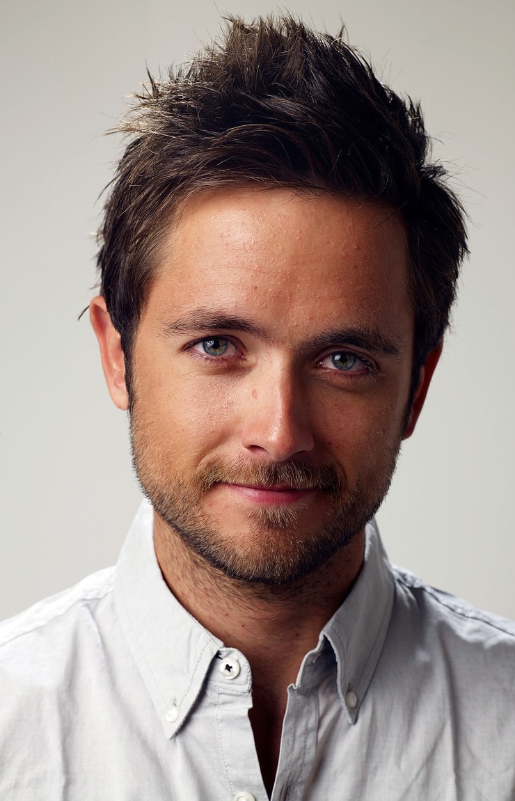 http://iv1.lisimg.com/image/6526347/740full-justin-chatwin.jpg