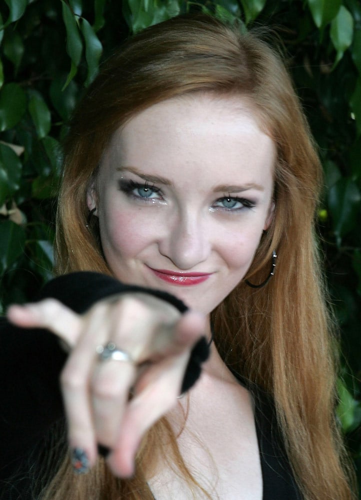 Scarlett Pomers Scarlett Pomers