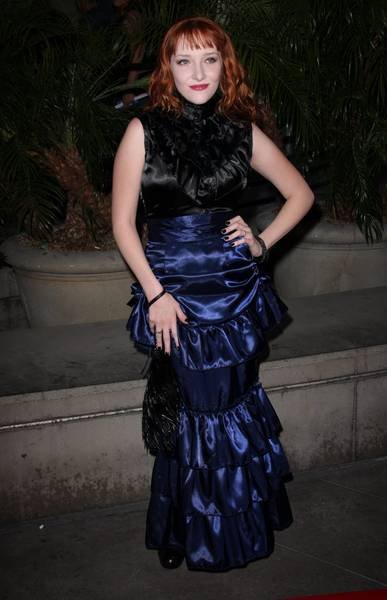 Scarlett Pomers Scarlett Pomers