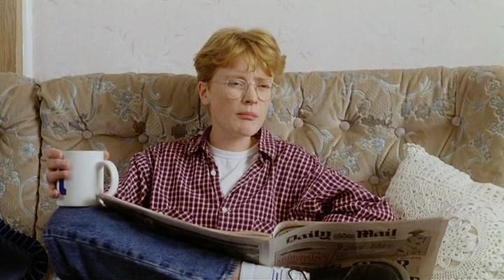 Life Is Sweet (1990)