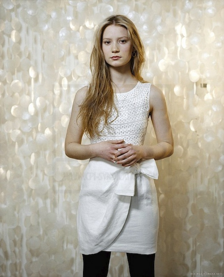 Mia Wasikowska