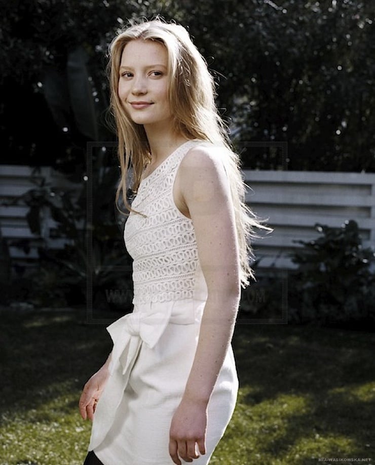 Mia Wasikowska