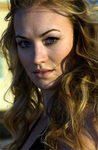 Yvonne Strahovski Yvonne Strahovski