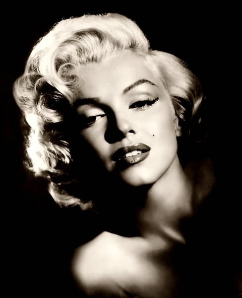 Biography Marilyn Monroe: The Mortal Goddess