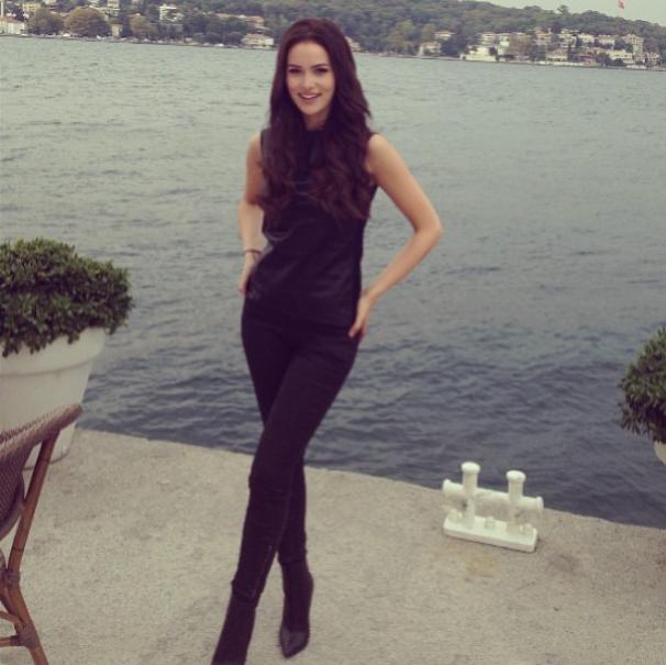 Fahriye Evcen Fahriye Evcen