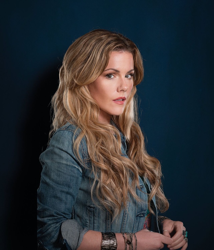 Kathleen Robertson Kathleen Robertson