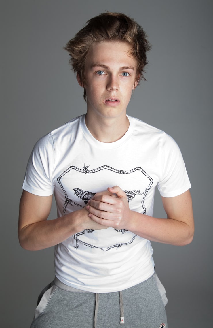 Caspar Lee