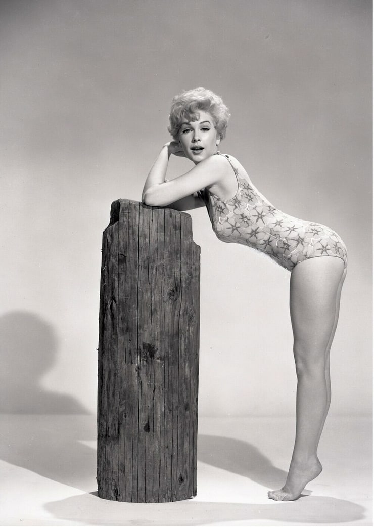 Stella Stevens