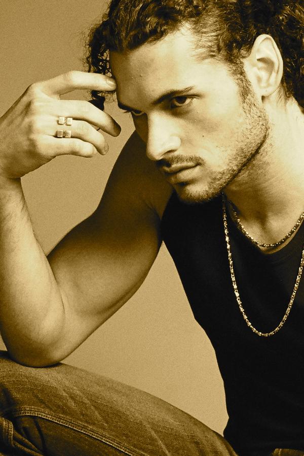 Adan Canto