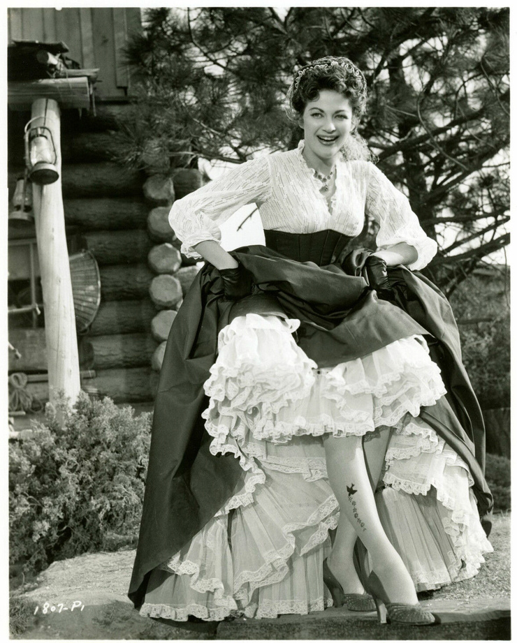 Yvonne De Carlo