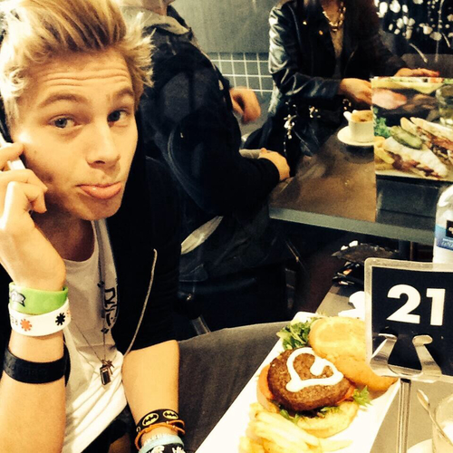Luke Hemmings