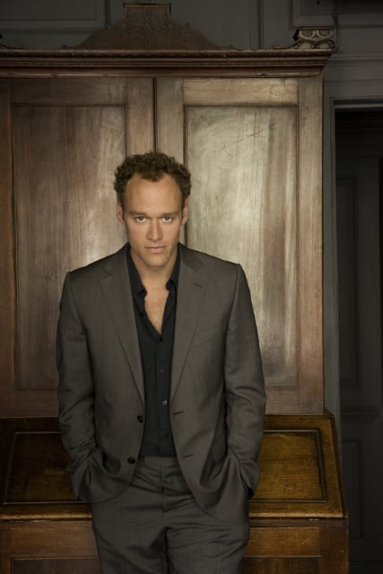 Elliot Cowan