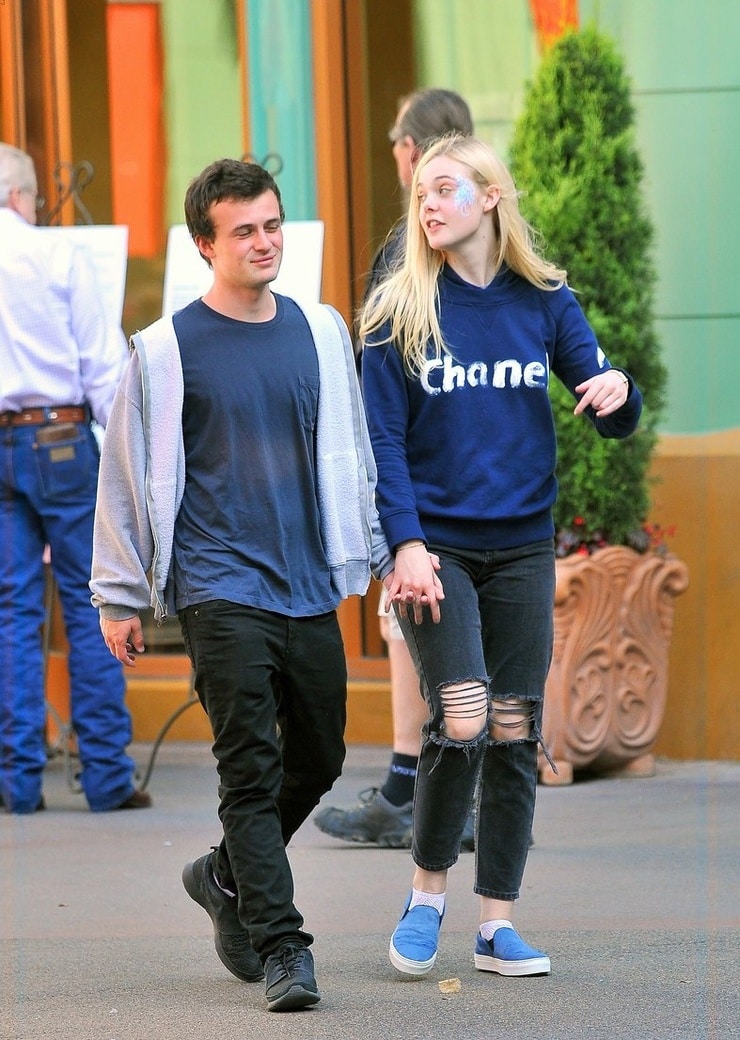 Elle Fanning picture