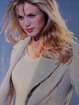 Joanna Rhodes
