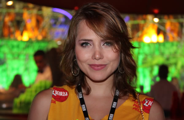 Letícia Colin Letícia Colin