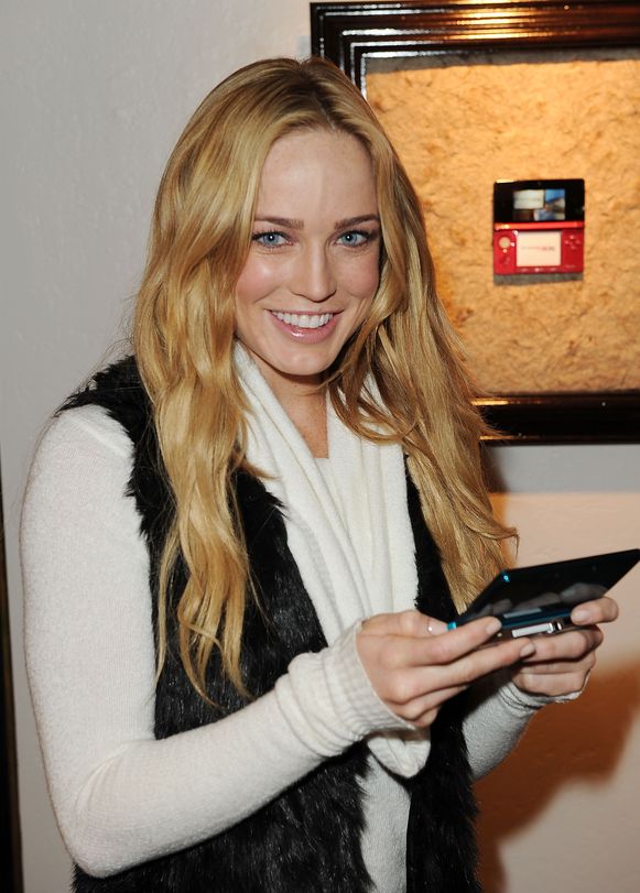 Caity Lotz Caity Lotz