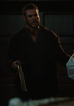 Thomas Logan (Aaron Jeffrey)