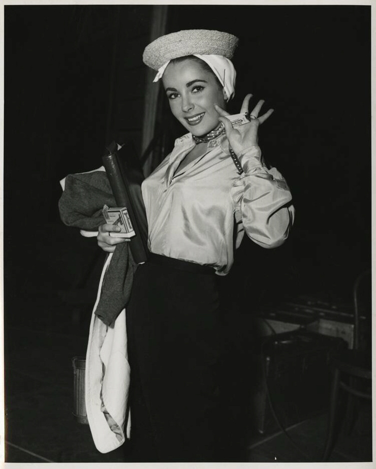 Elizabeth Taylor Elizabeth Taylor