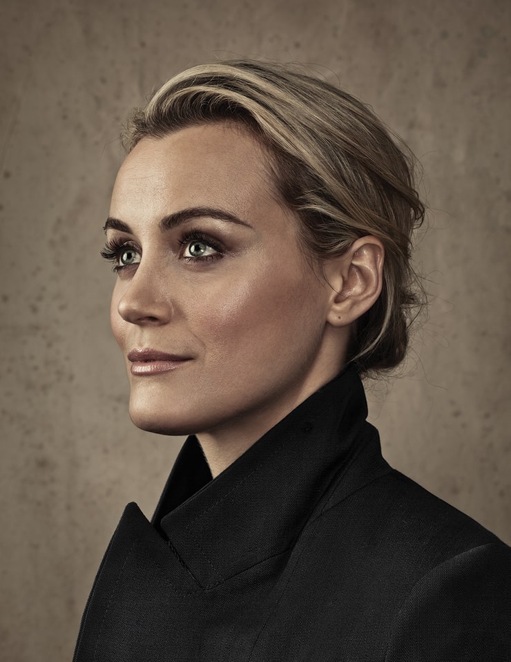 Taylor Schilling