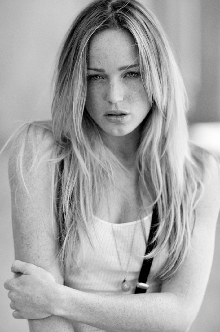 Caity Lotz Caity Lotz