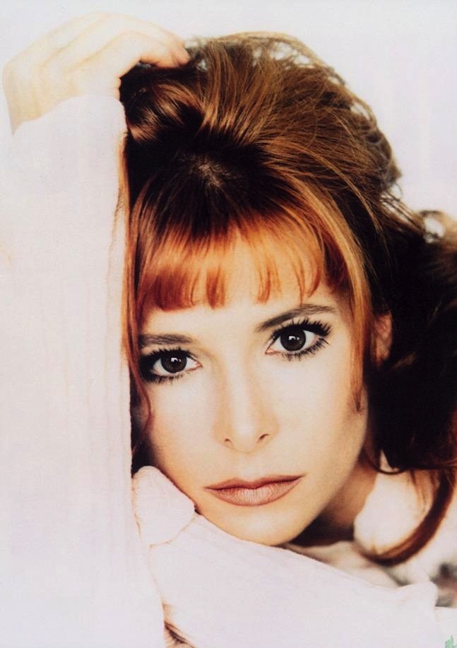 Mylène Farmer - Singer