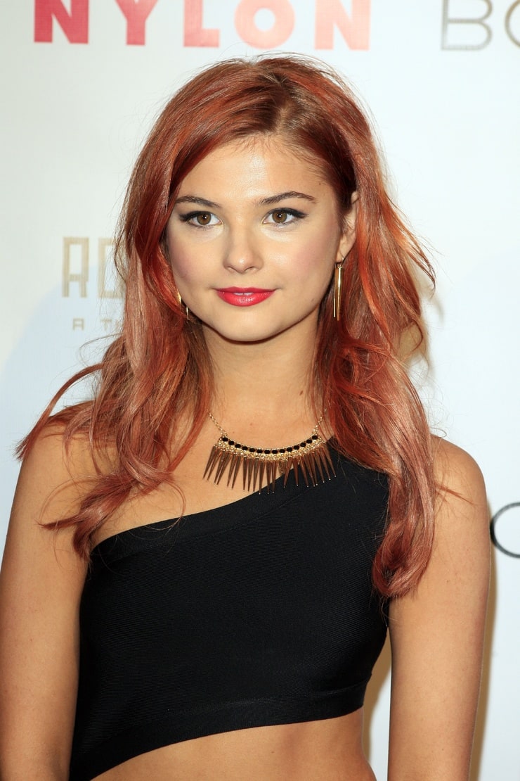 Stefanie Scott