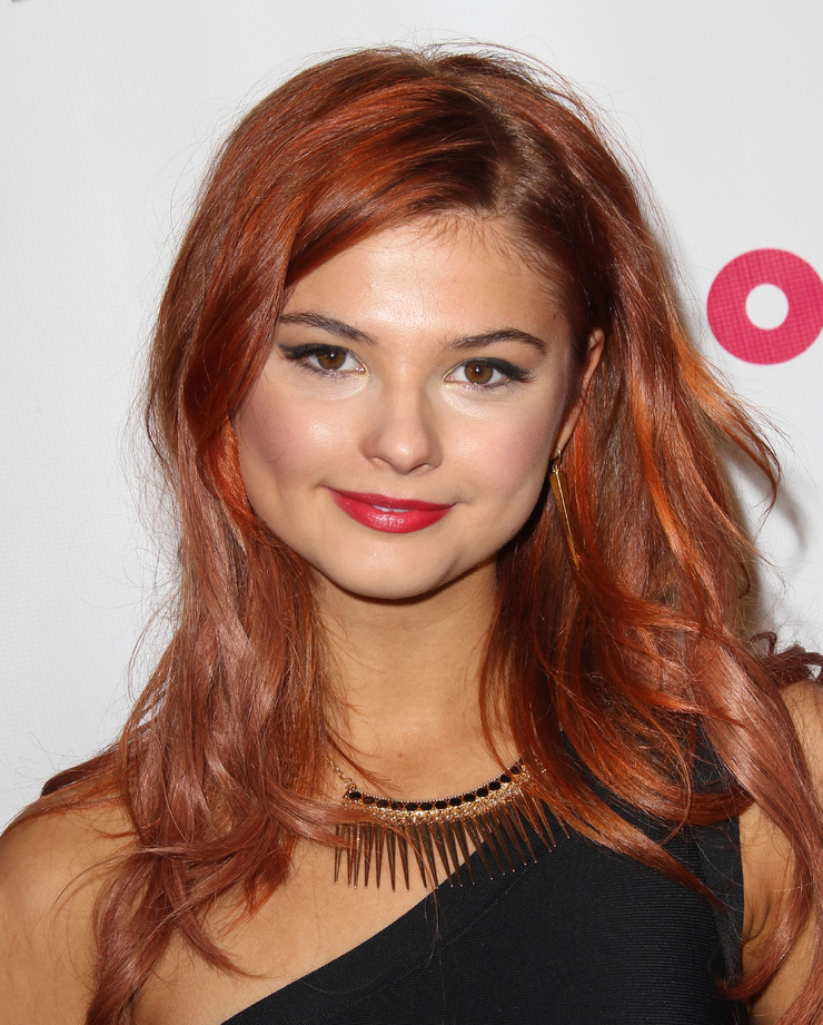 Stefanie Scott