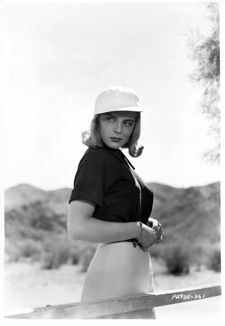 Lizabeth Scott