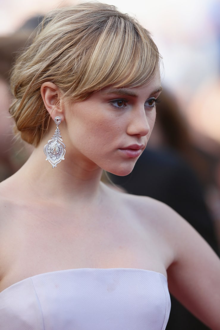 Suki Waterhouse