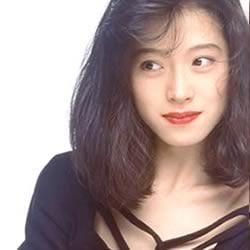 Akina Nakamori