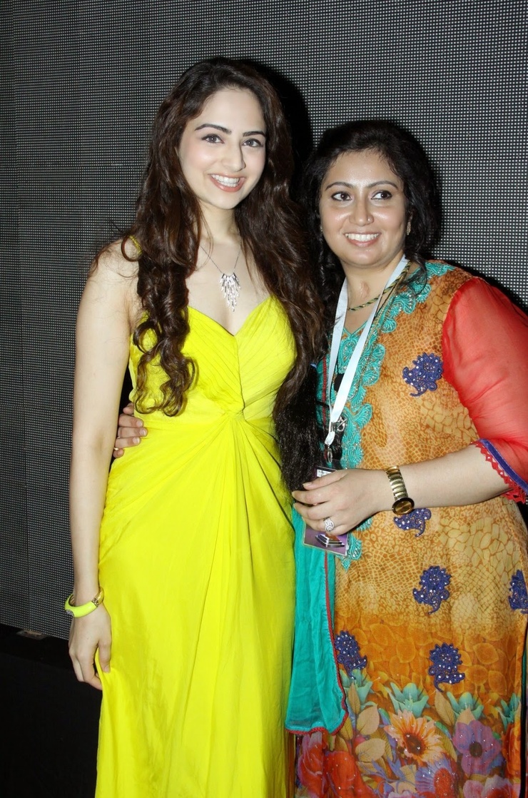 Zoya Afroz
