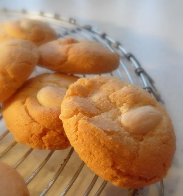 Almond Macaroons Almond Macaroons