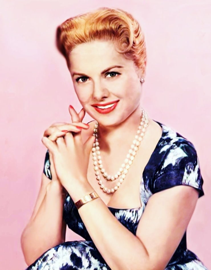 Martha Hyer