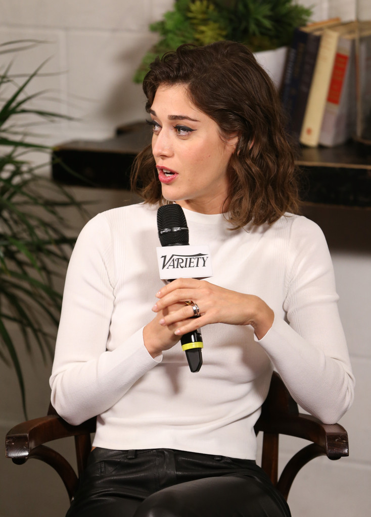 Lizzy Caplan
