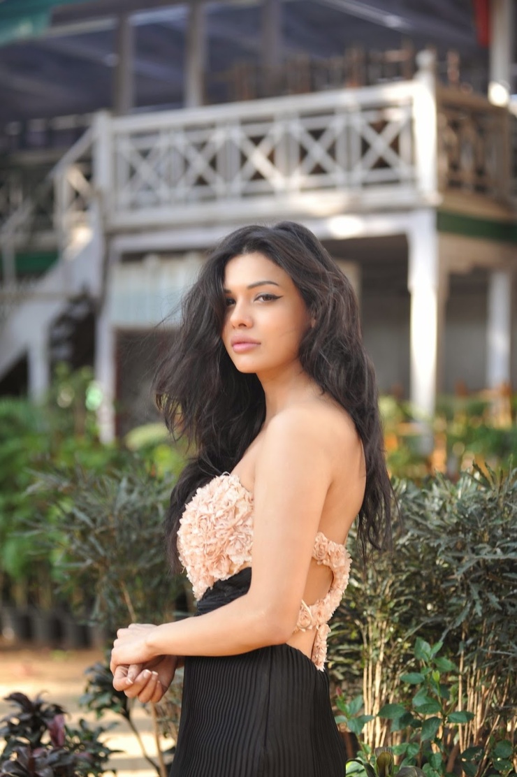 Picture of Sara Loren