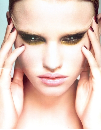 Lara Stone