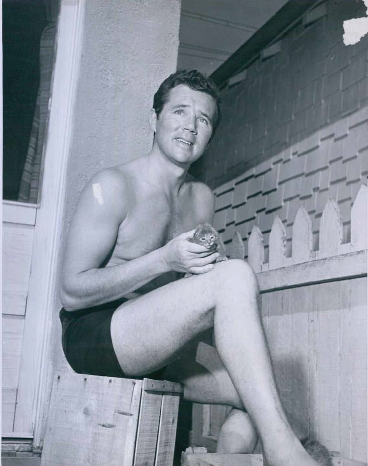 Howard Duff