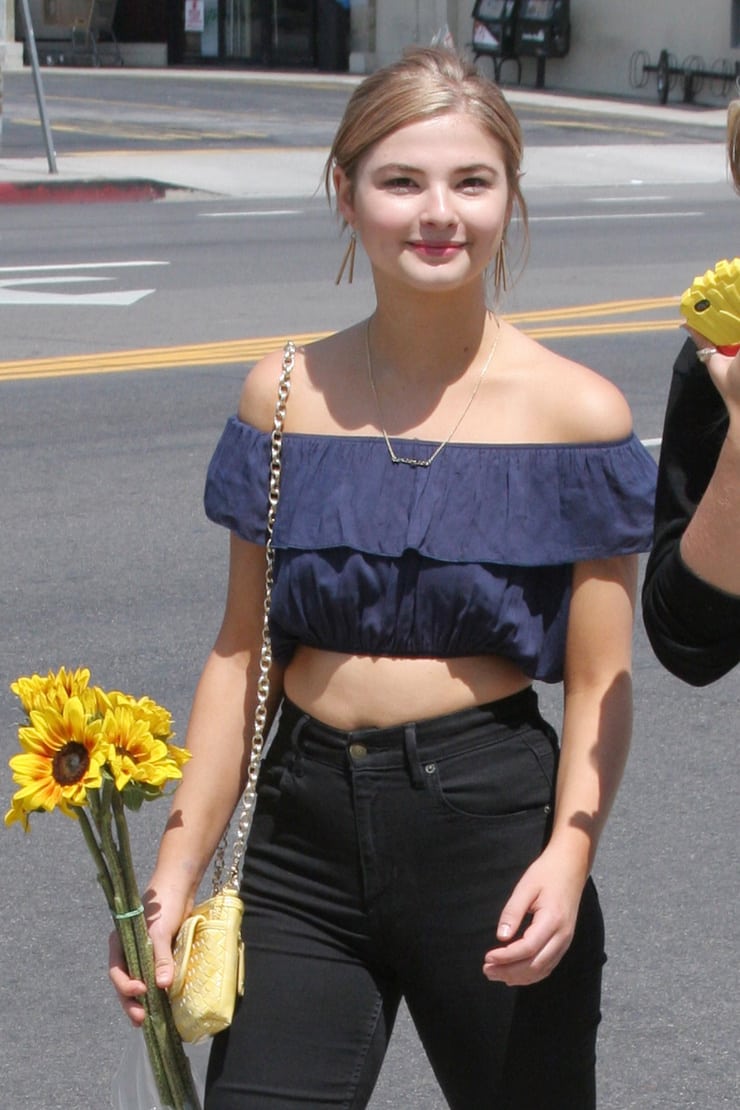 Stefanie Scott