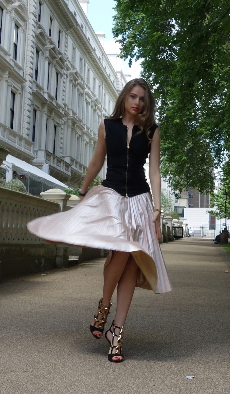 Xenia Tchoumitcheva Xenia Tchoumitcheva
