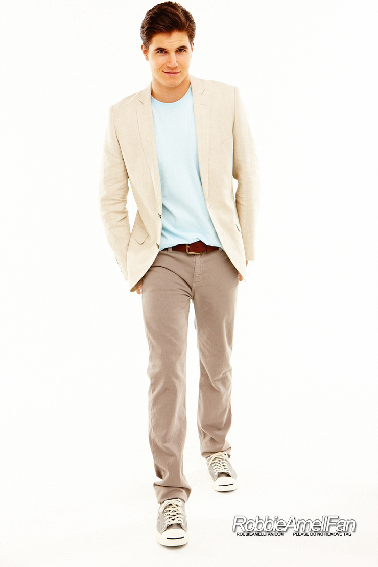 Robbie Amell