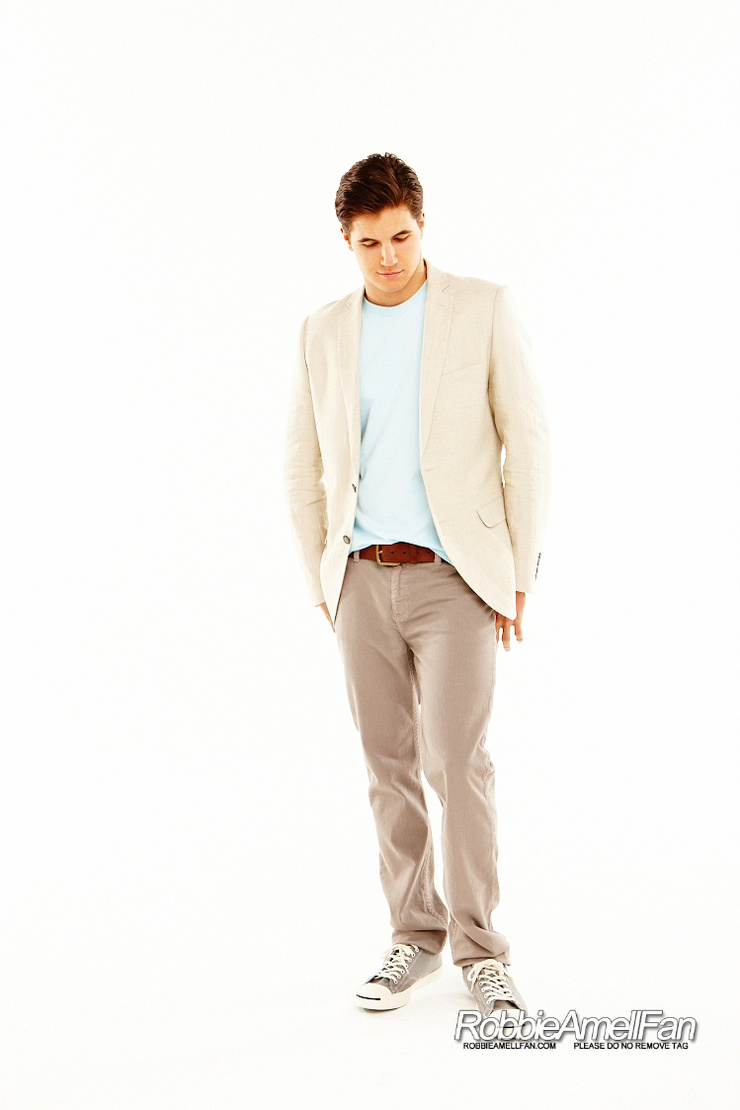 Robbie Amell