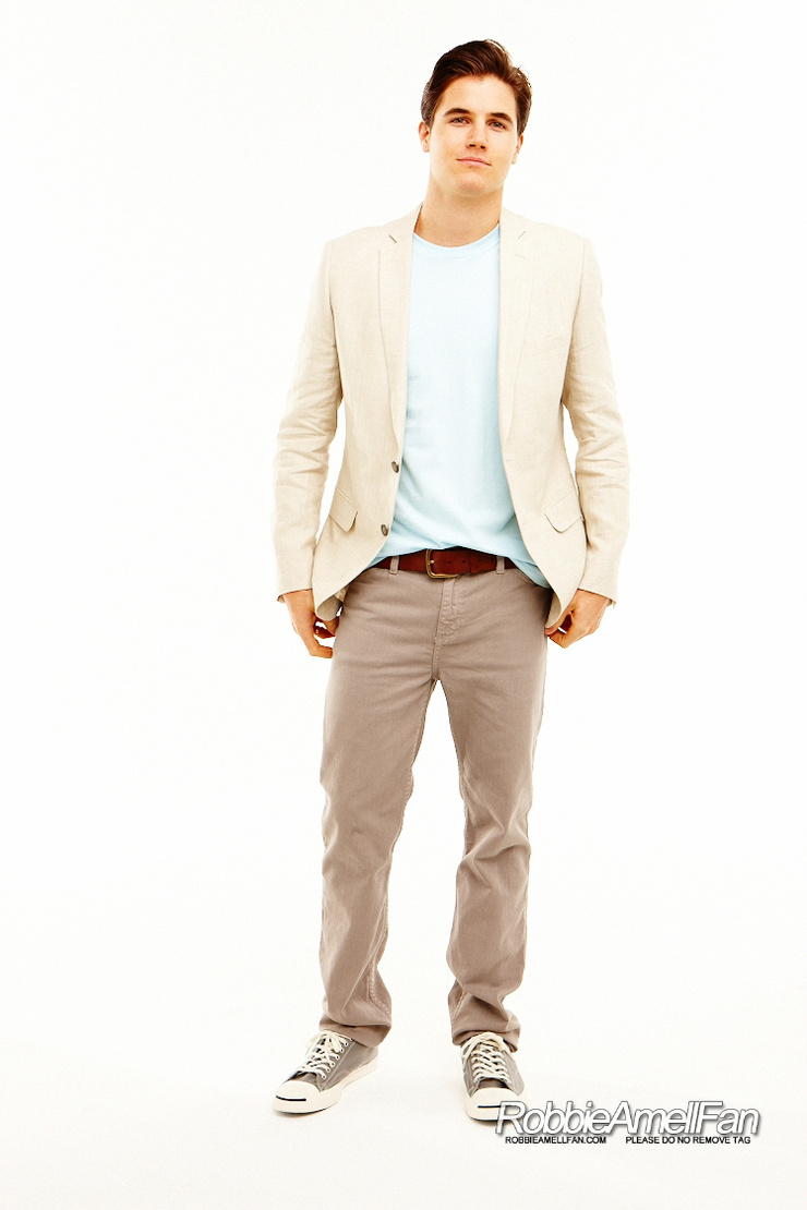 Robbie Amell