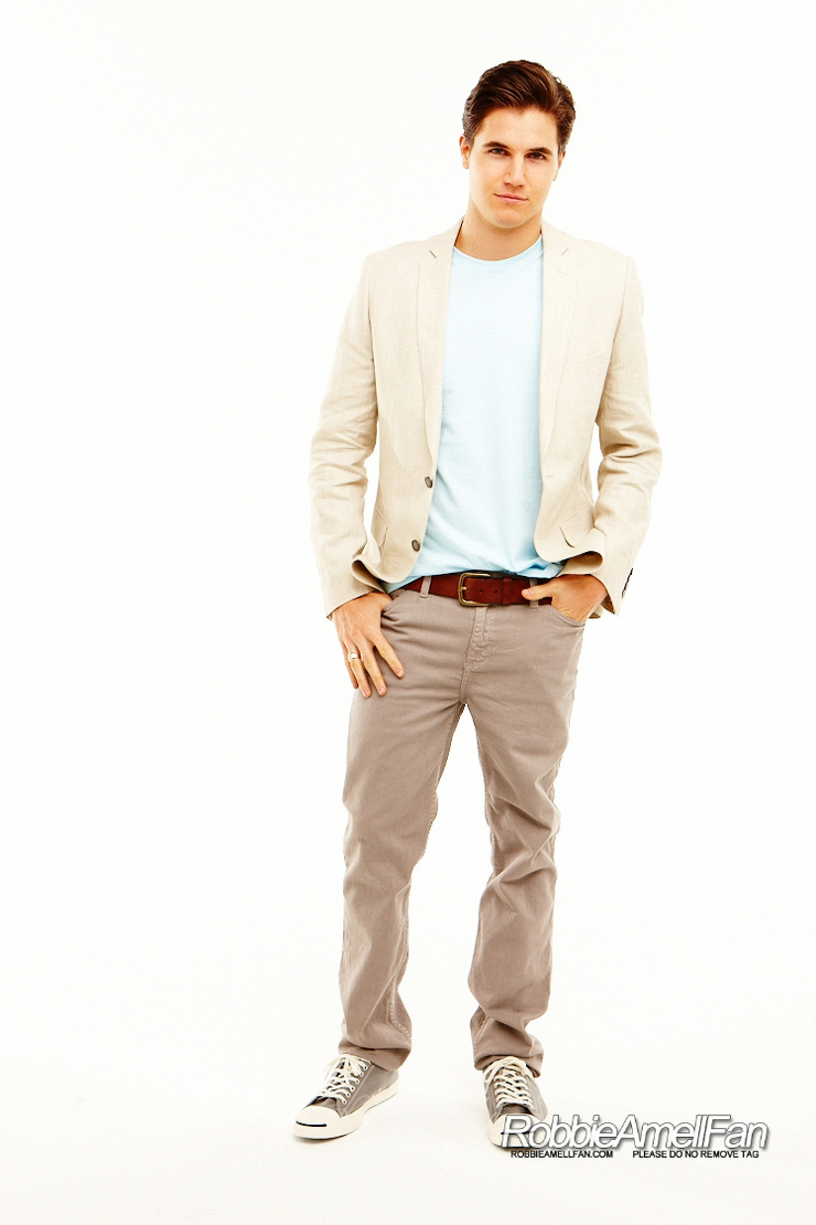Robbie Amell