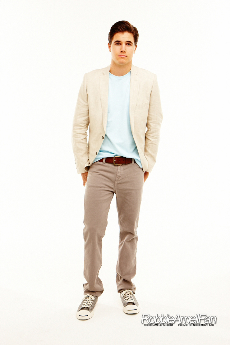 Robbie Amell