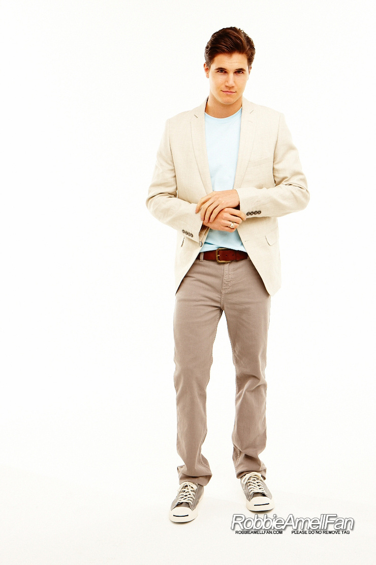 Robbie Amell