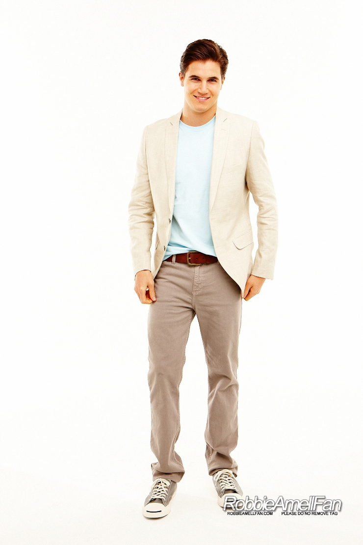 Robbie Amell