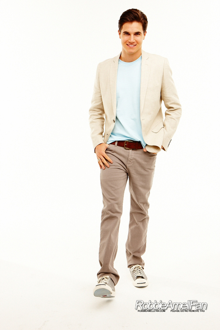 Robbie Amell