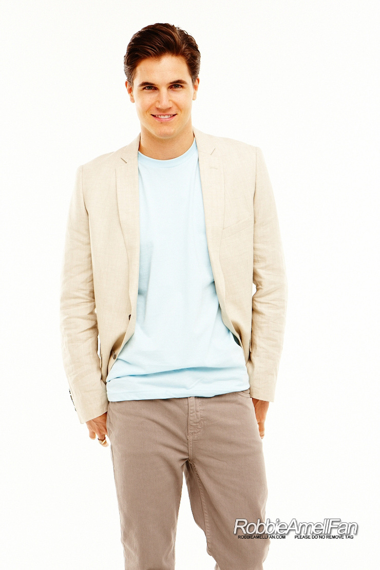 Robbie Amell